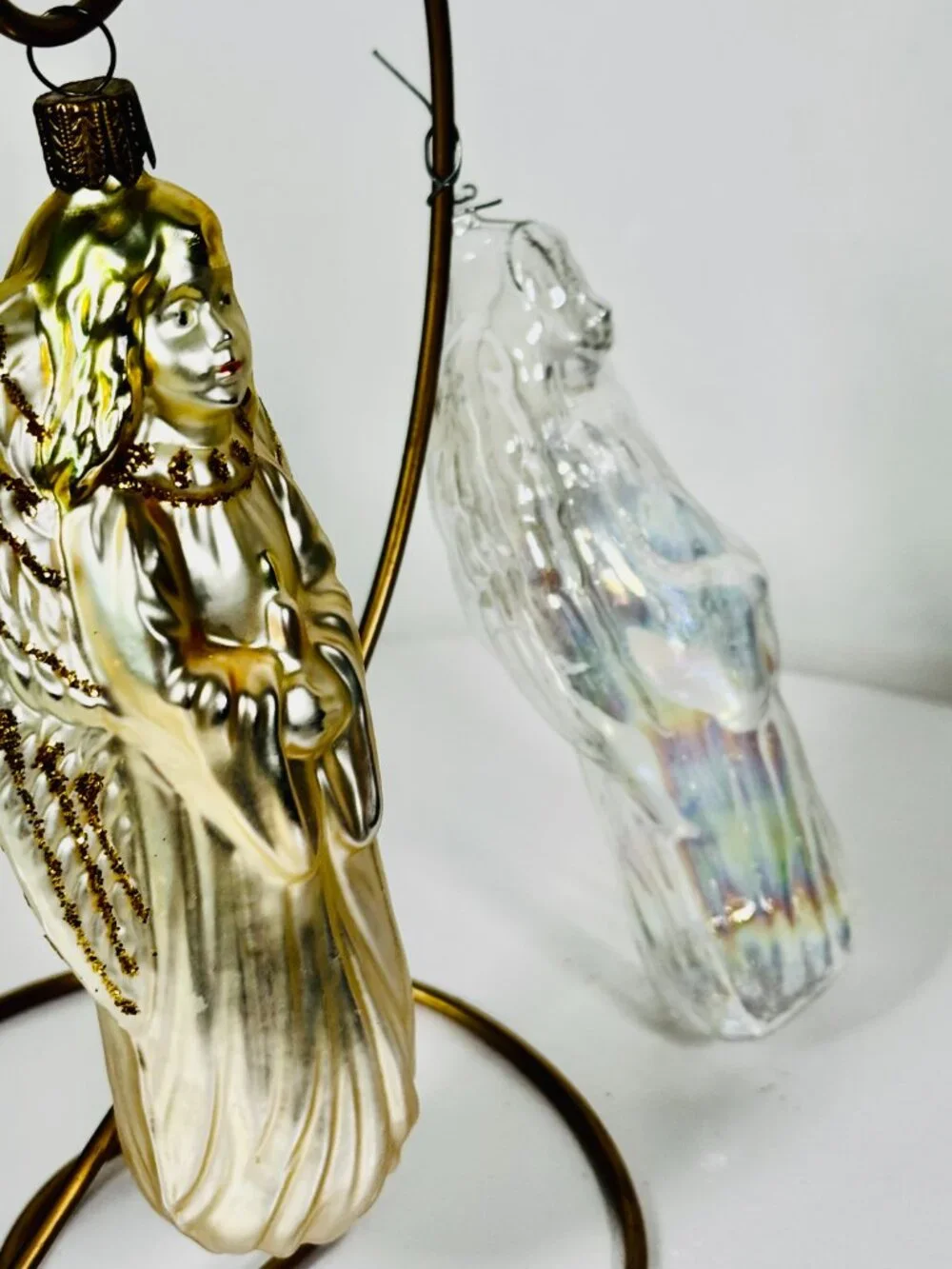 2 Whitehurts Blown Glass 5.5
